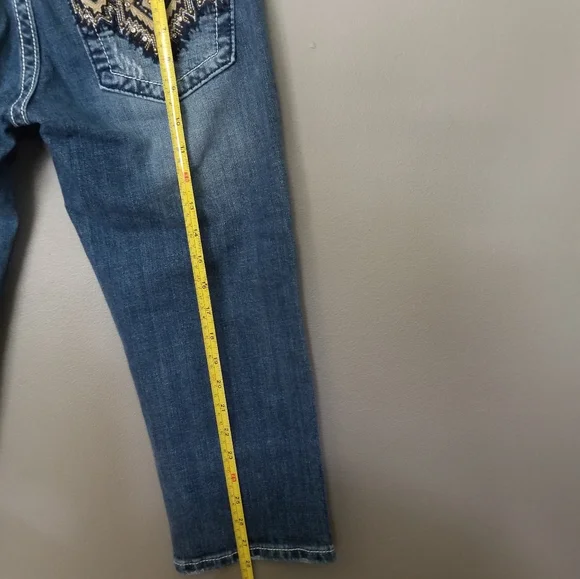 Miss Me 28 Distressed Capris Embroidered Blue Capri Jeans - Picture 11 of 15